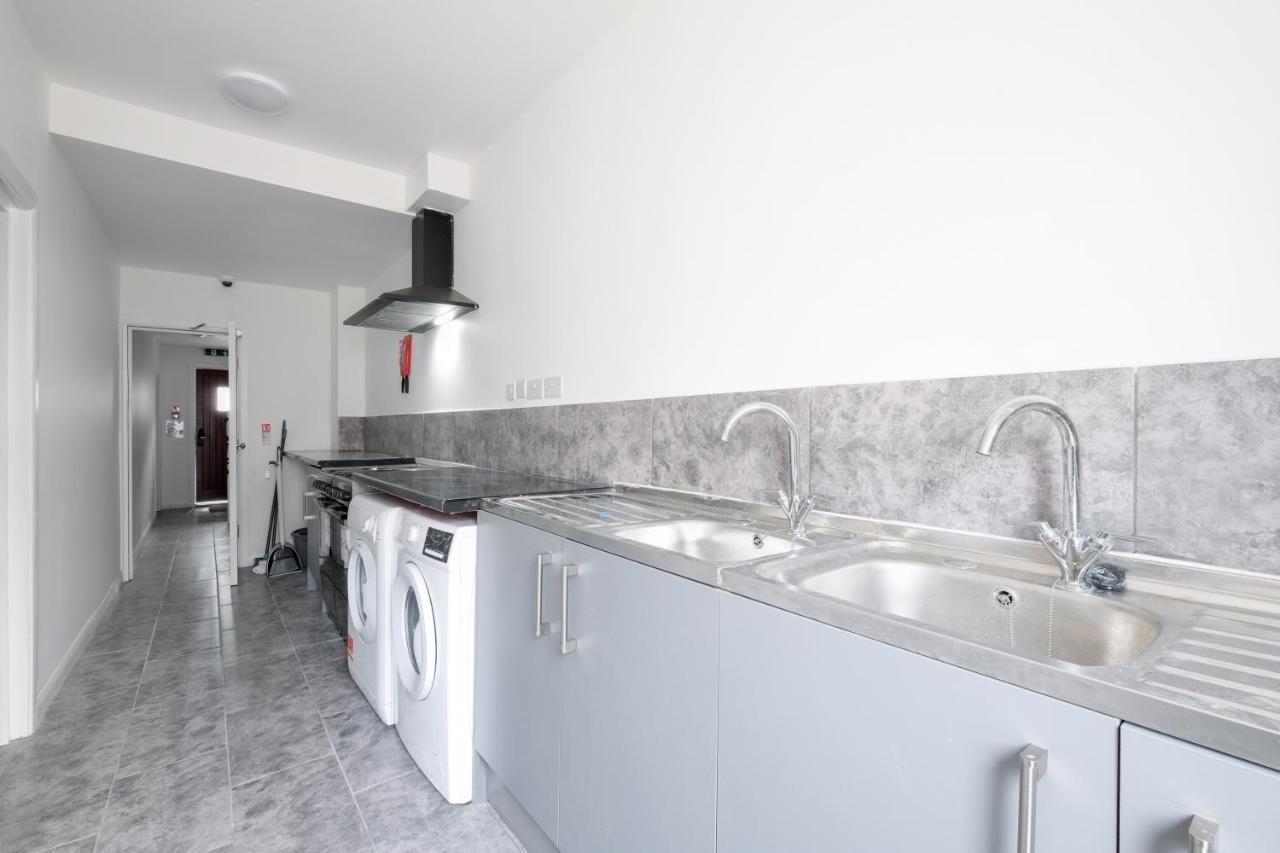 Fernbank Studios Sudbury Hill Harrow Self-Contained Studios With En-Suite Wembley Eksteriør bilde