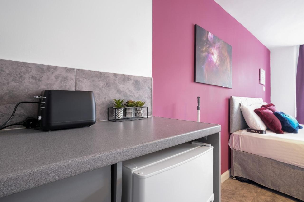 Fernbank Studios Sudbury Hill Harrow Self-Contained Studios With En-Suite Wembley Eksteriør bilde