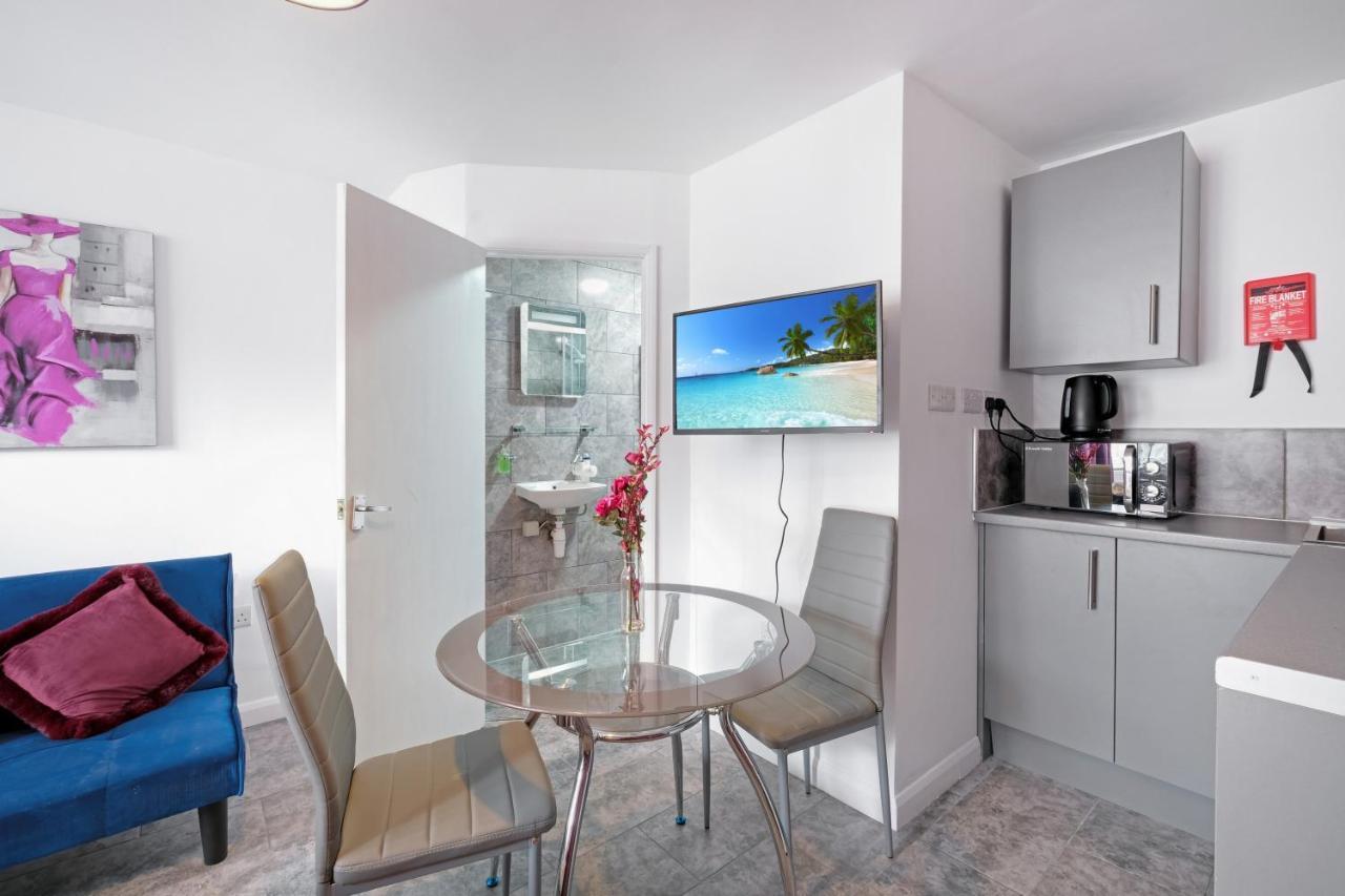 Fernbank Studios Sudbury Hill Harrow Self-Contained Studios With En-Suite Wembley Eksteriør bilde