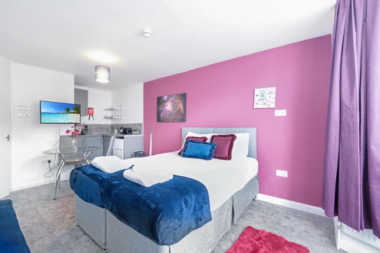Fernbank Studios Sudbury Hill Harrow Self-Contained Studios With En-Suite Wembley Eksteriør bilde