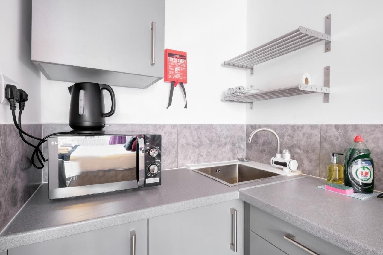Fernbank Studios Sudbury Hill Harrow Self-Contained Studios With En-Suite Wembley Eksteriør bilde