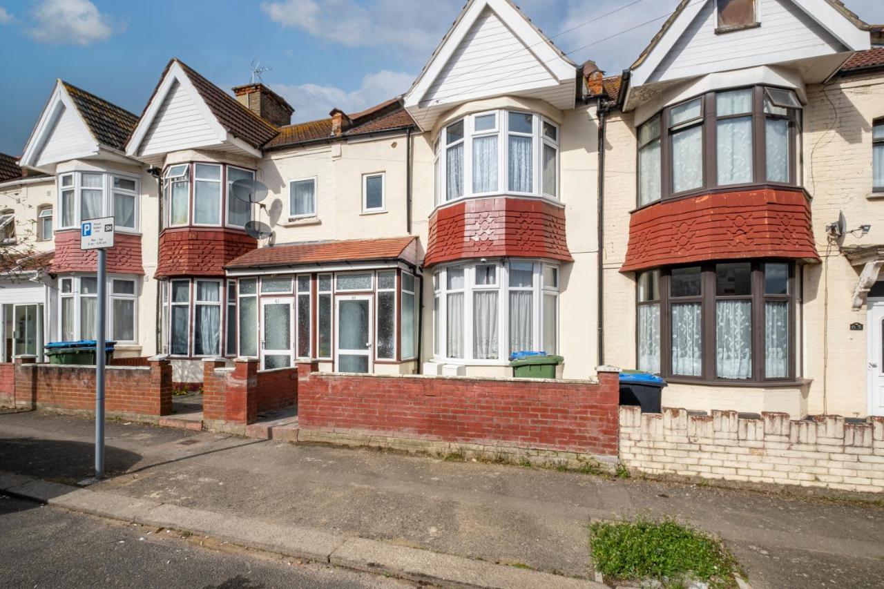 Fernbank Studios Sudbury Hill Harrow Self-Contained Studios With En-Suite Wembley Eksteriør bilde