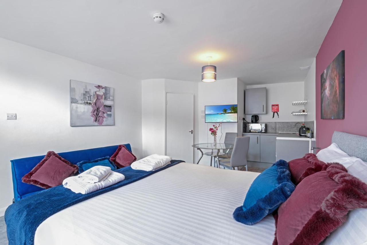 Fernbank Studios Sudbury Hill Harrow Self-Contained Studios With En-Suite Wembley Eksteriør bilde