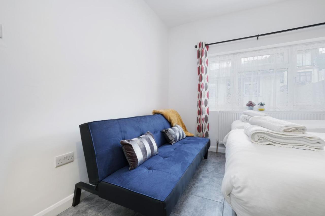 Fernbank Studios Sudbury Hill Harrow Self-Contained Studios With En-Suite Wembley Eksteriør bilde
