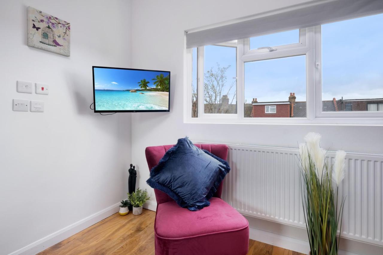 Fernbank Studios Sudbury Hill Harrow Self-Contained Studios With En-Suite Wembley Eksteriør bilde