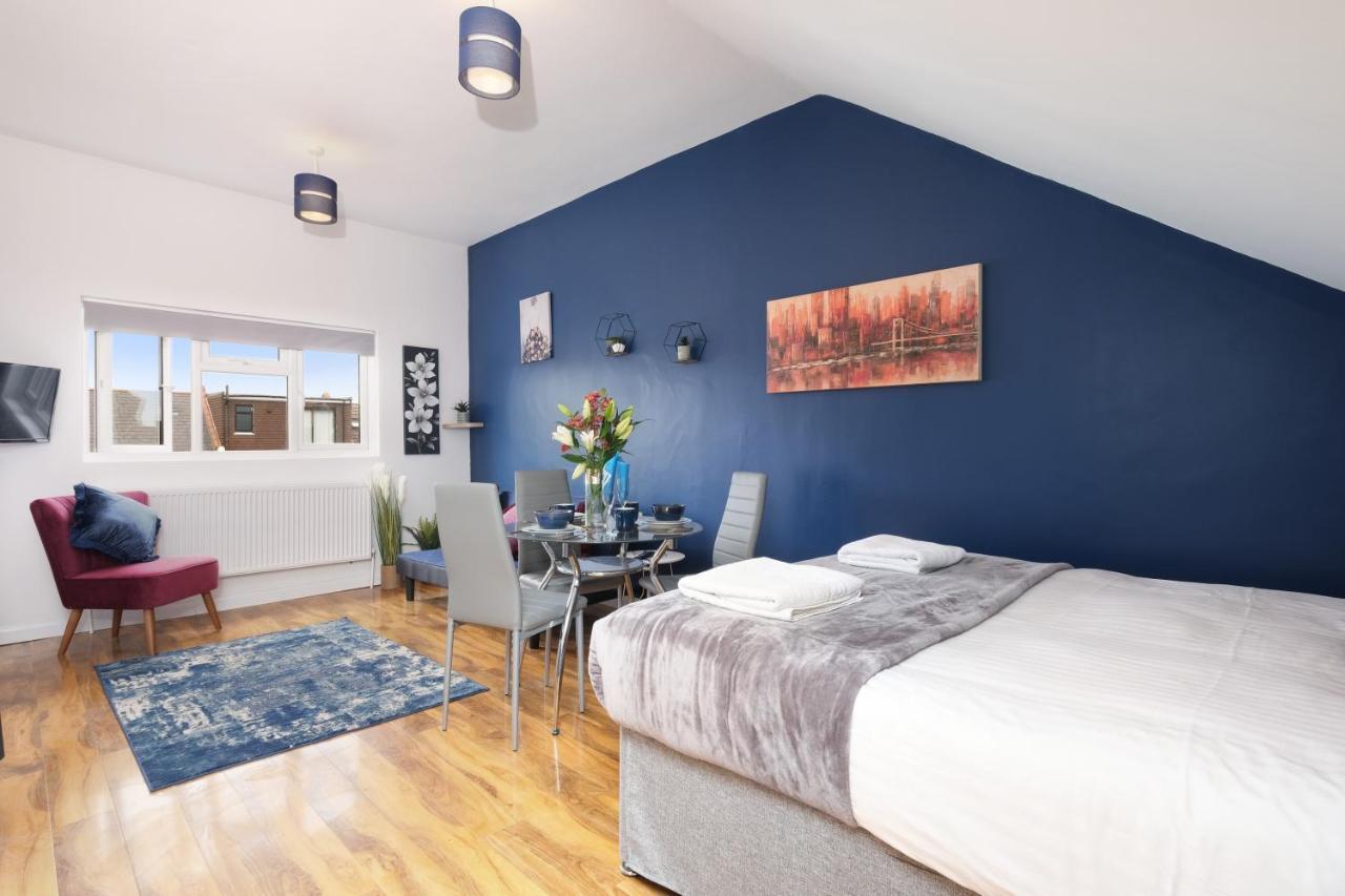 Fernbank Studios Sudbury Hill Harrow Self-Contained Studios With En-Suite Wembley Eksteriør bilde