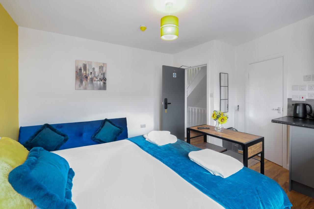 Fernbank Studios Sudbury Hill Harrow Self-Contained Studios With En-Suite Wembley Eksteriør bilde