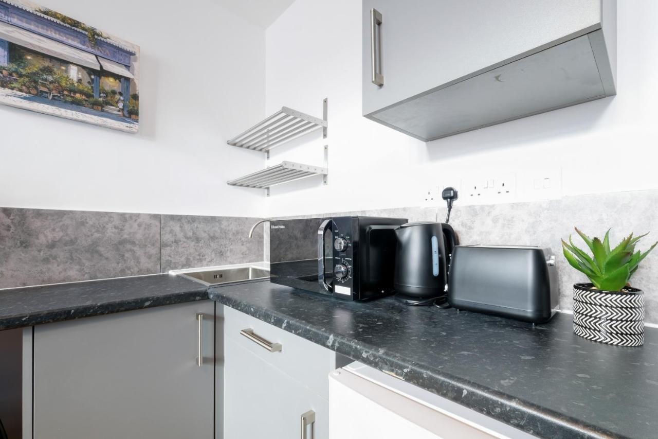 Fernbank Studios Sudbury Hill Harrow Self-Contained Studios With En-Suite Wembley Eksteriør bilde