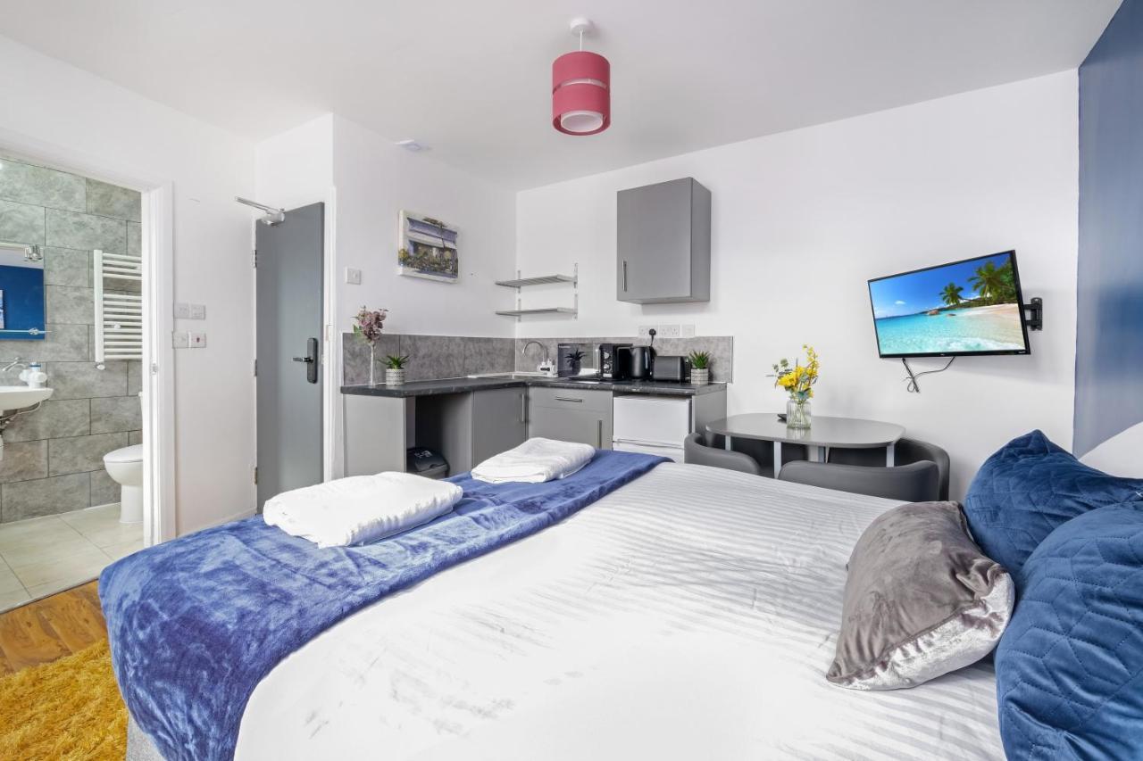 Fernbank Studios Sudbury Hill Harrow Self-Contained Studios With En-Suite Wembley Eksteriør bilde