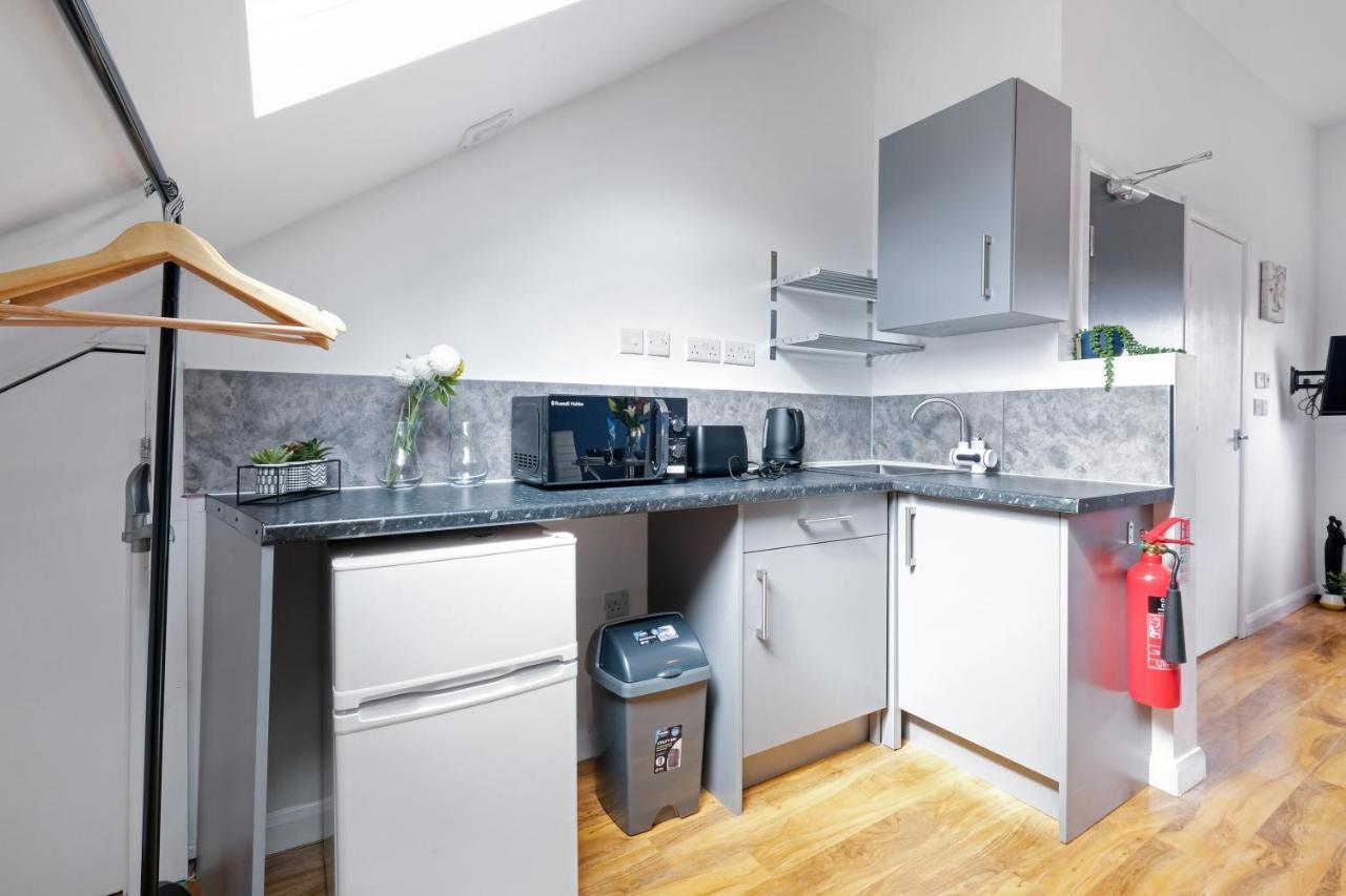 Fernbank Studios Sudbury Hill Harrow Self-Contained Studios With En-Suite Wembley Eksteriør bilde