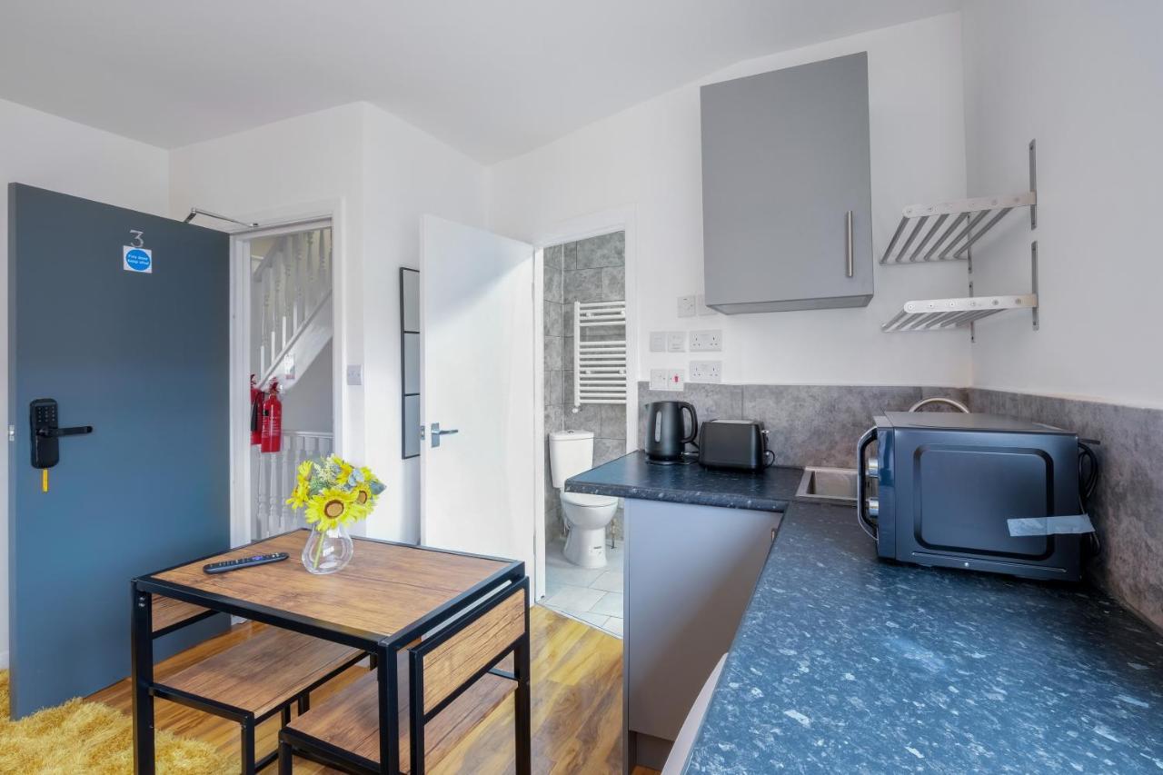 Fernbank Studios Sudbury Hill Harrow Self-Contained Studios With En-Suite Wembley Eksteriør bilde