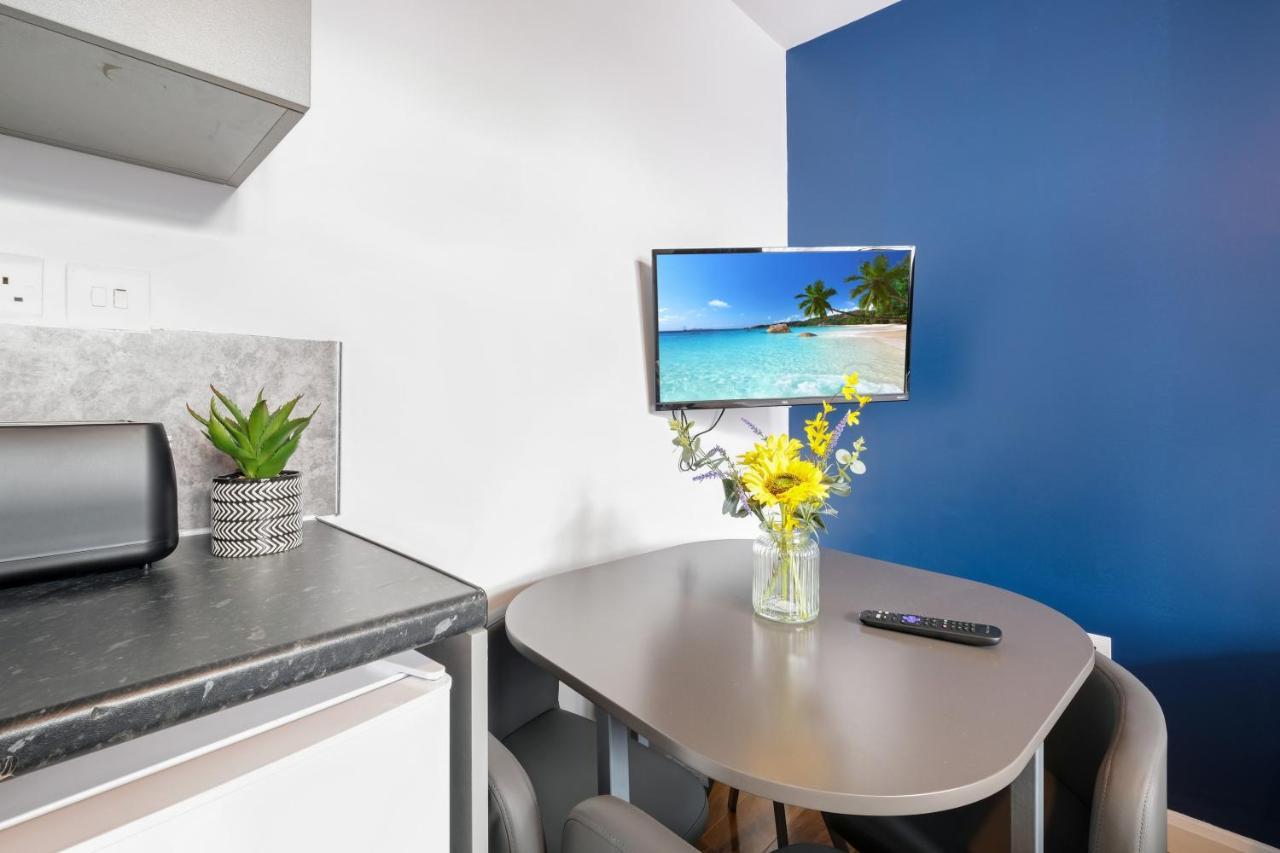 Fernbank Studios Sudbury Hill Harrow Self-Contained Studios With En-Suite Wembley Eksteriør bilde