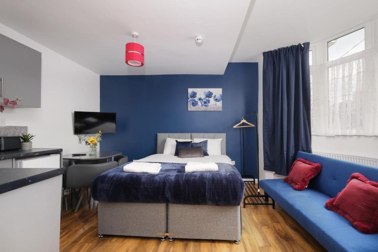 Fernbank Studios Sudbury Hill Harrow Self-Contained Studios With En-Suite Wembley Eksteriør bilde